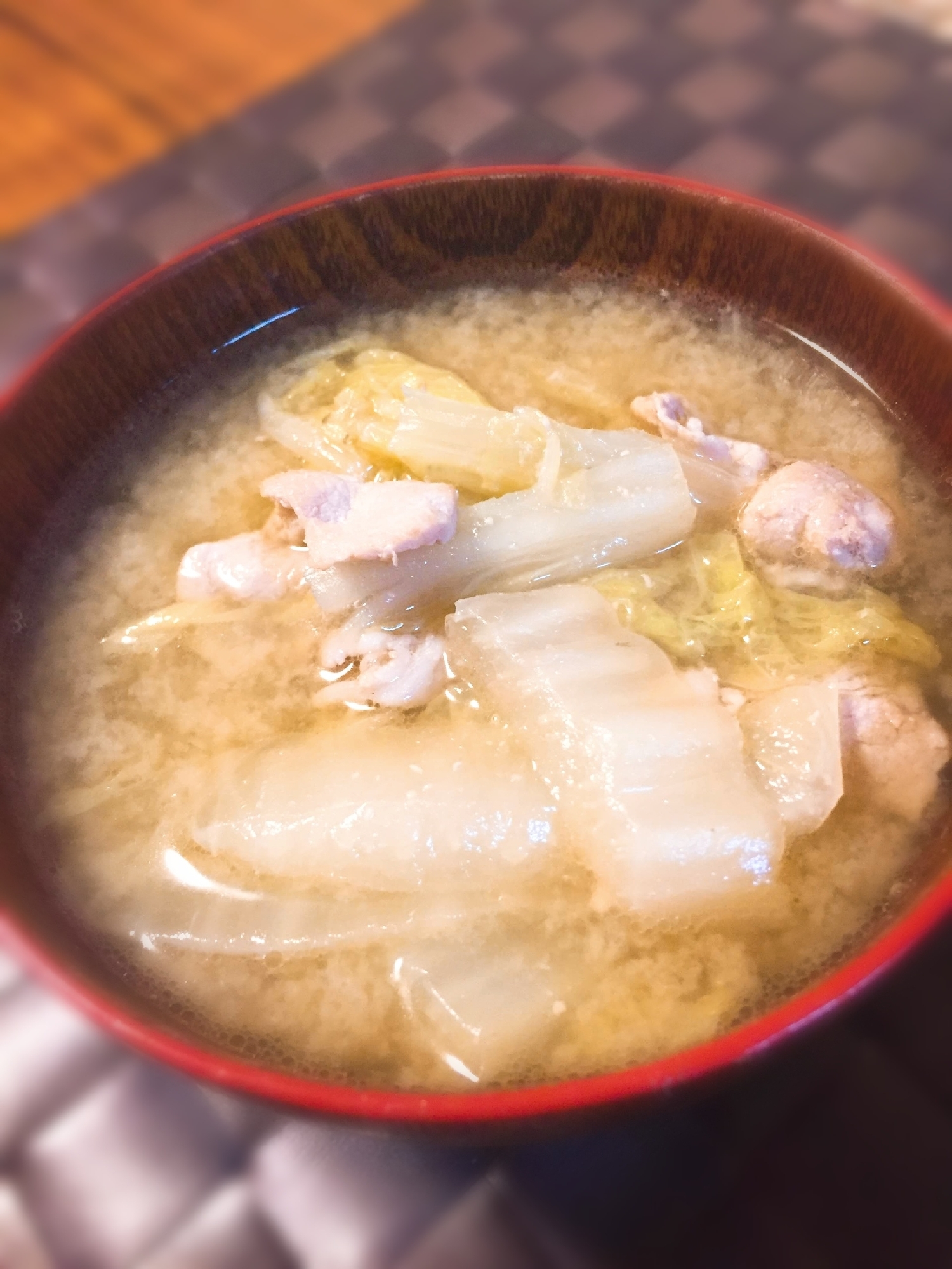 寒い日に♡白菜と豚肉のお味噌汁