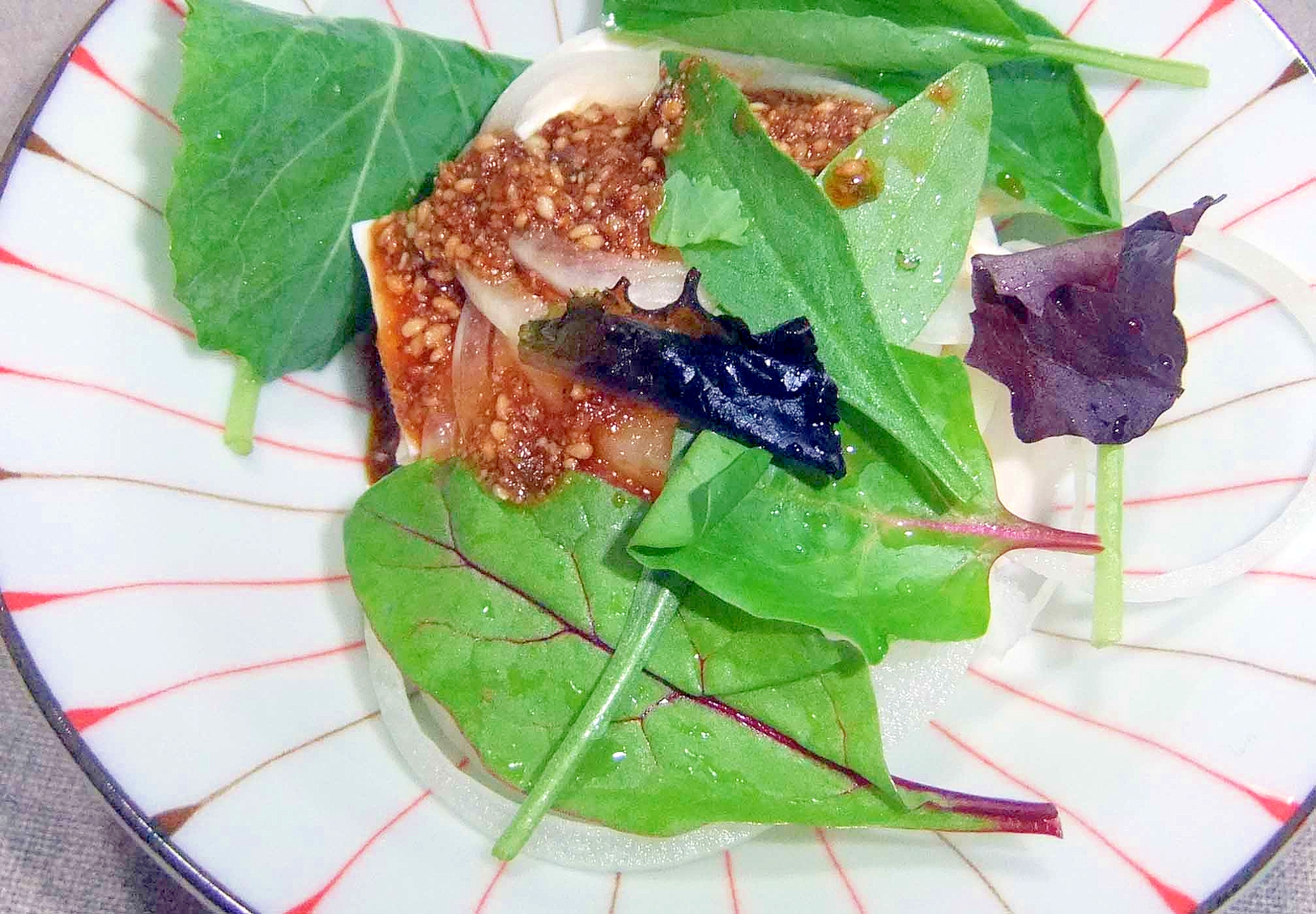 絹豆腐とオニオンスライスサラダ