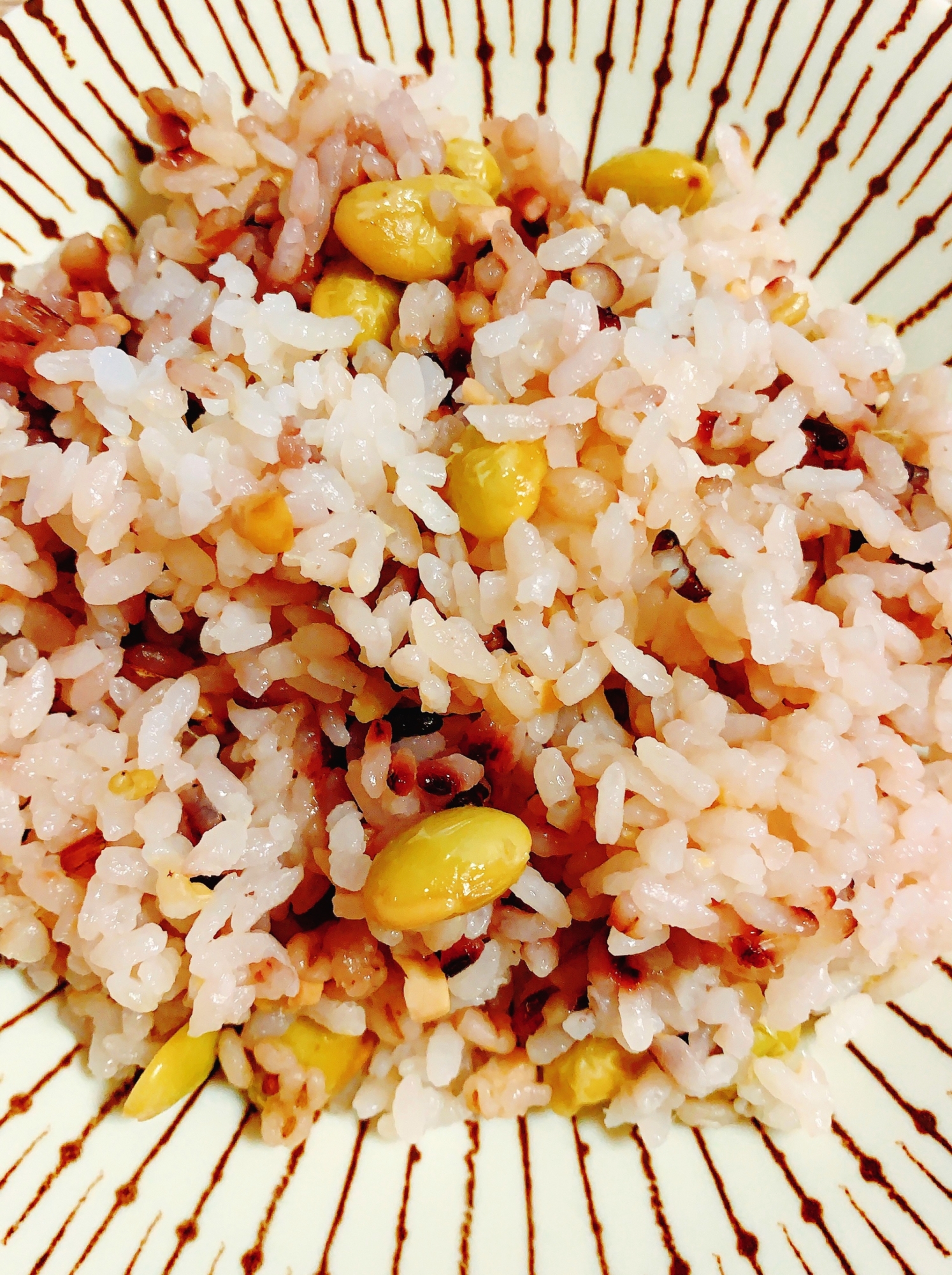 雑穀米と枝豆で食感UP‼ダシの香りの炊き込みご飯