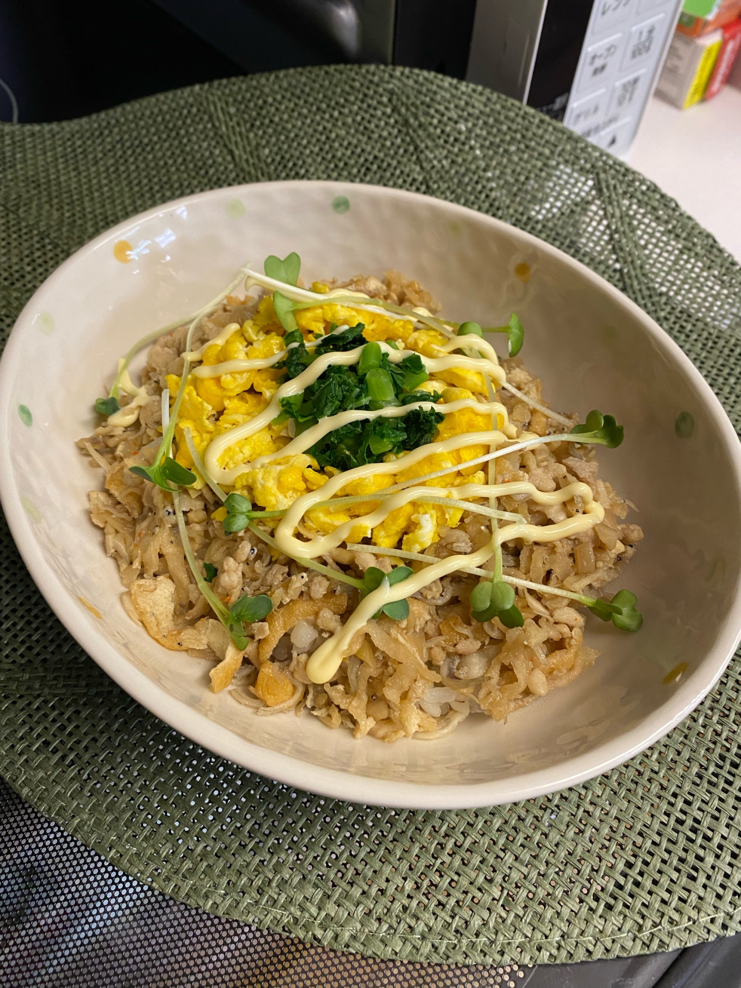 ピリッとコク旨❣️切り干し大根と鶏ひき肉の三色丼