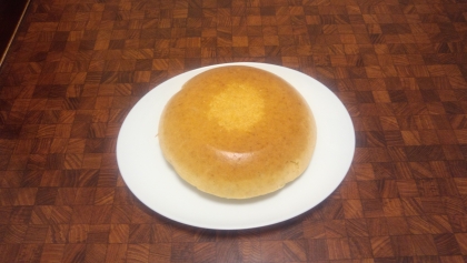 バナナはヘラで潰してペースト状に。
炊飯器2回炊いてちょうど良く仕上がりました。
フライパンで作るより形がキレイで大満足(*^▽^*)