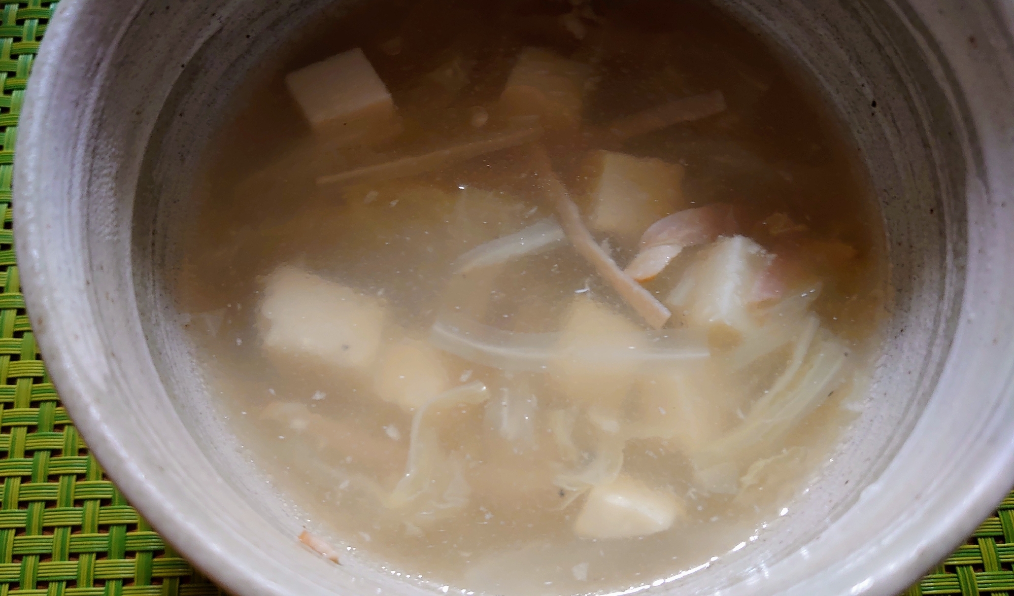 白菜とベーコン、豆腐の中華スープ