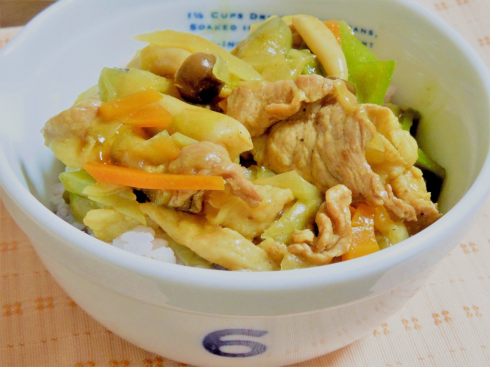 人気メニューのいいとこ取り☆カレー中華丼