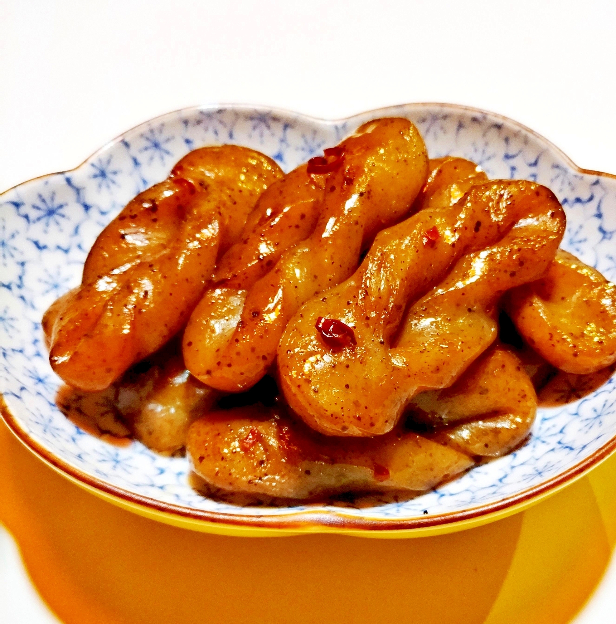 手綱こんにゃくのピリ辛炒め