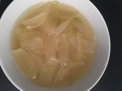 シンプルに美味しいオニオンスープが出来ました。玉ねぎの甘さが病みつきになりそうです！