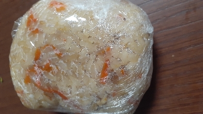 炊き込みご飯でおかかチーズおにぎり