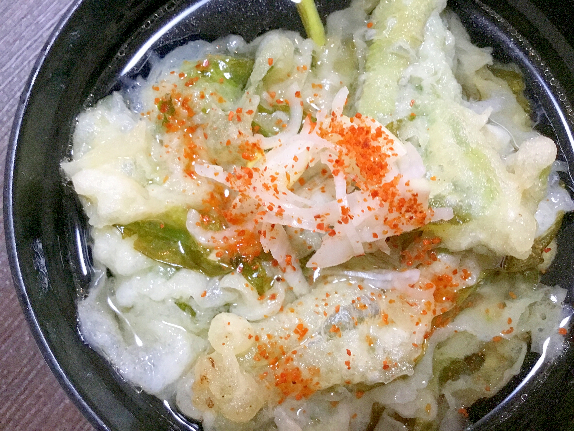 菜の花の天ぷらで即席スープ