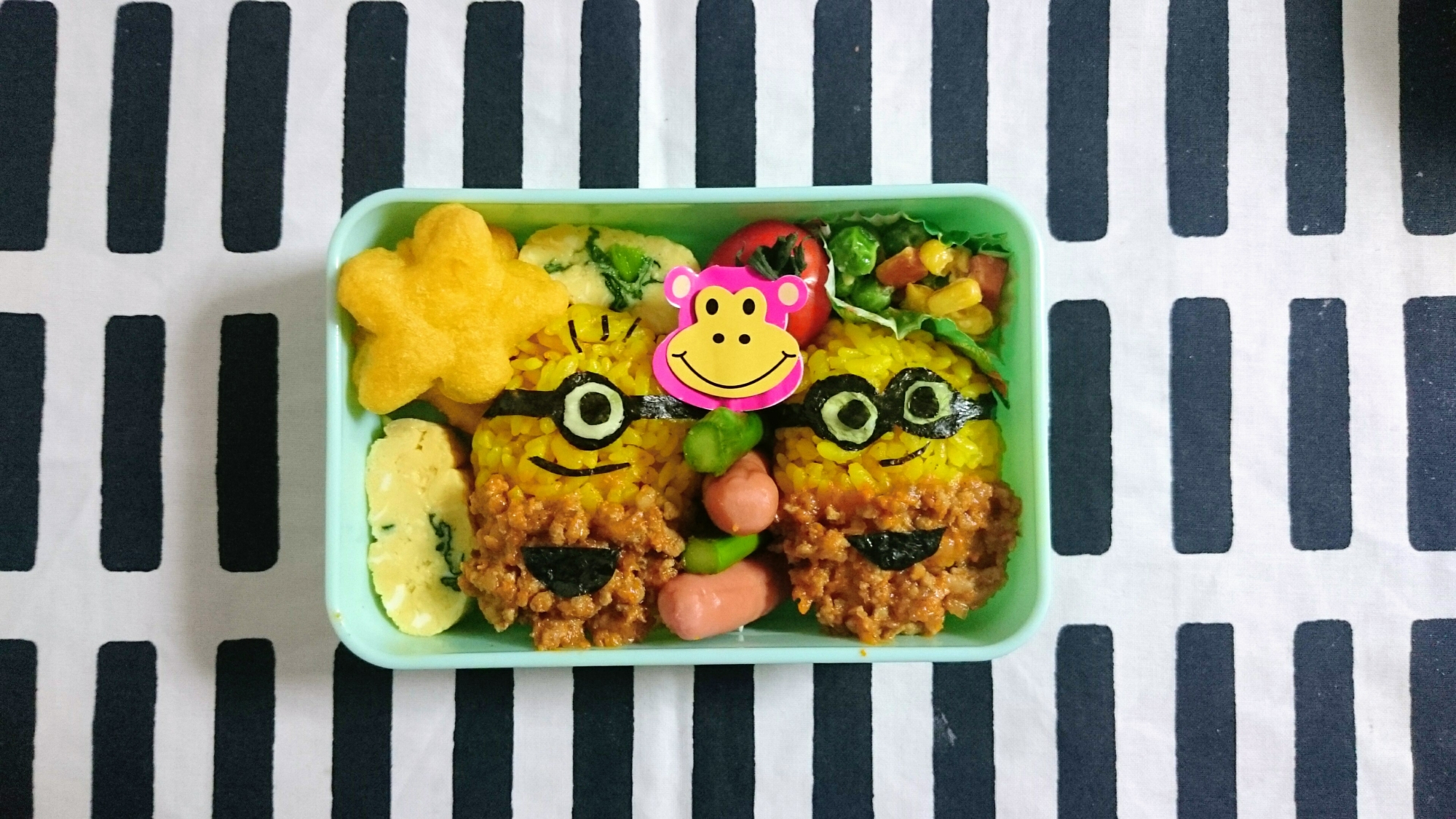 ★キャラ弁★ミニオン 可愛い ドライカレー弁当