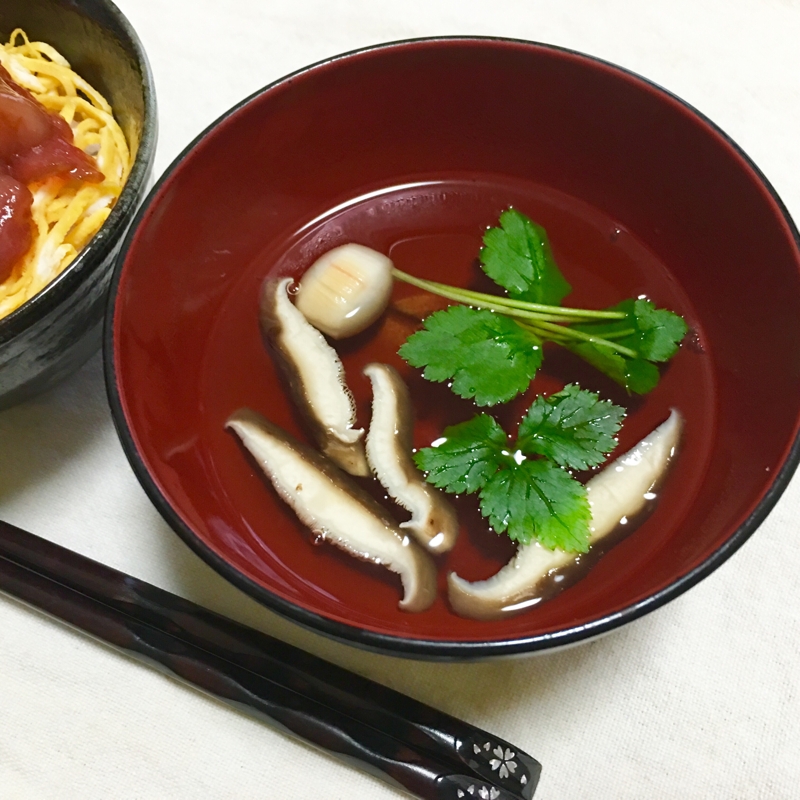 椎茸と三つ葉可愛い手毬麩お吸い物 レシピ 作り方 By Kuuuma 楽天レシピ