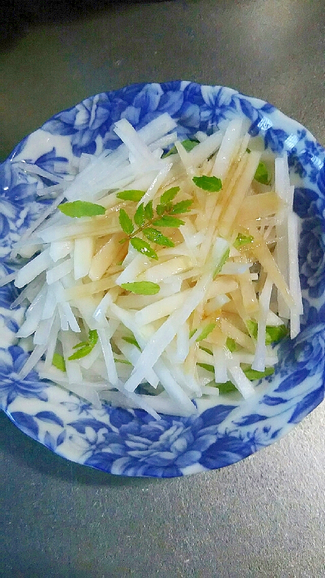 大根と木の芽のサラダ