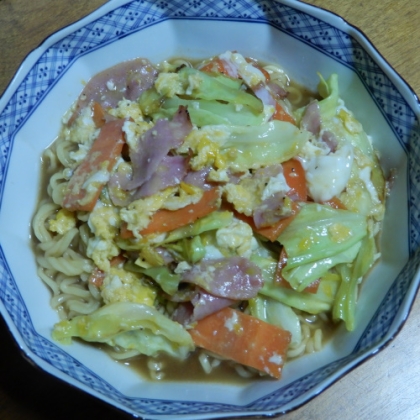 野菜たっぷりのせ！インスタントラーメン