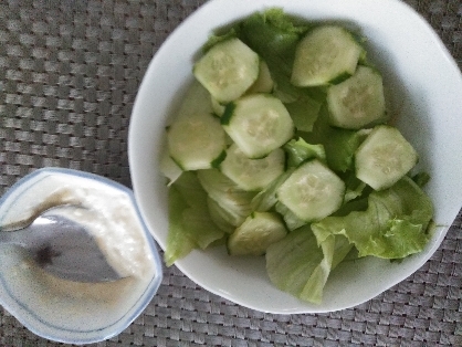 豆腐でつくるクリーミーな胡麻ドレッシング