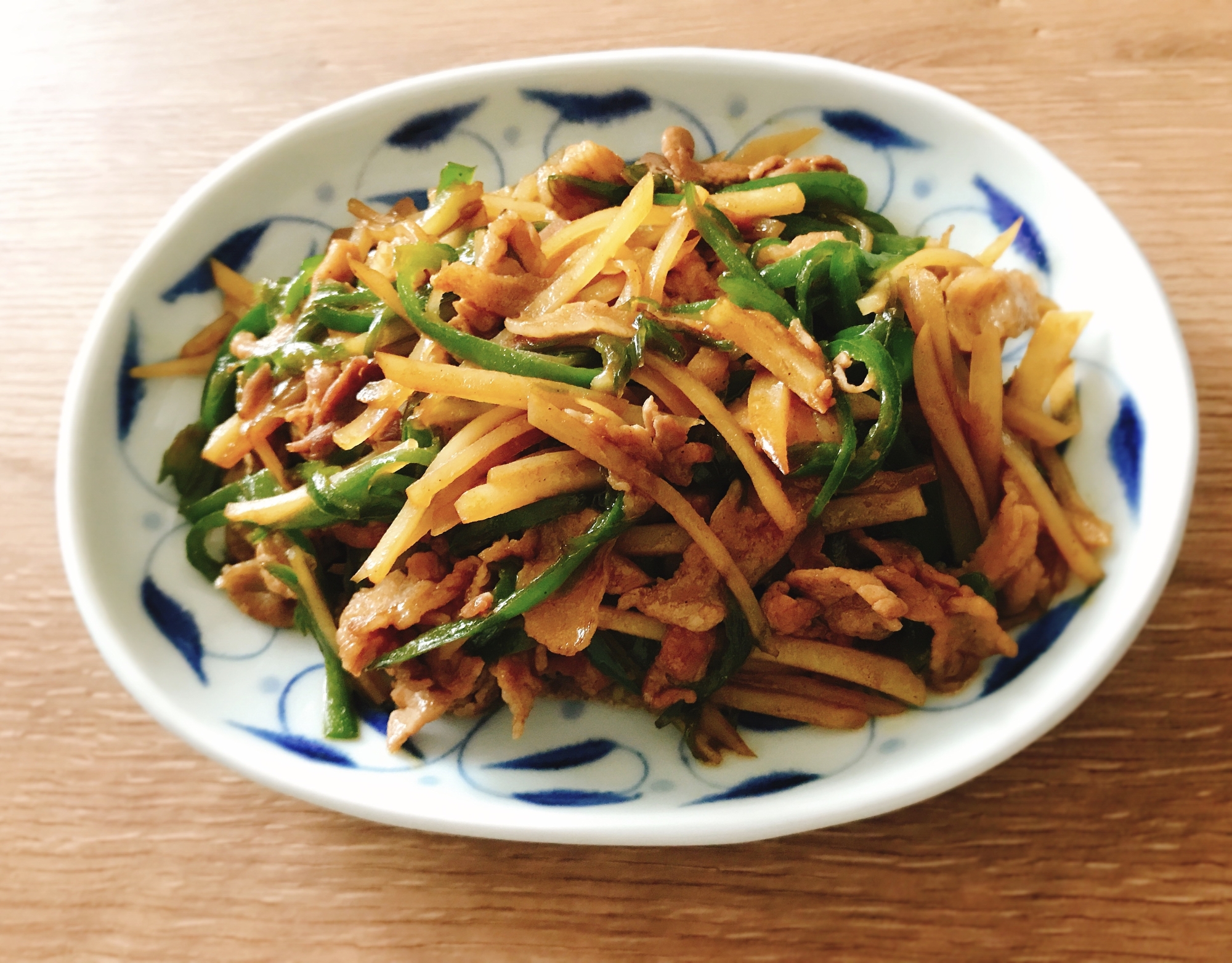 お財布に優しい♪じゃがいもと豚バラの青椒肉絲