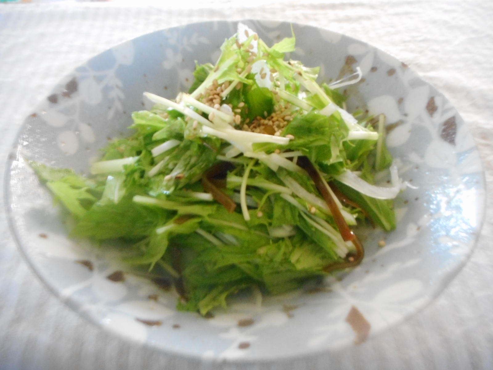 水菜と玉ねぎのポン酢昆布サラダ