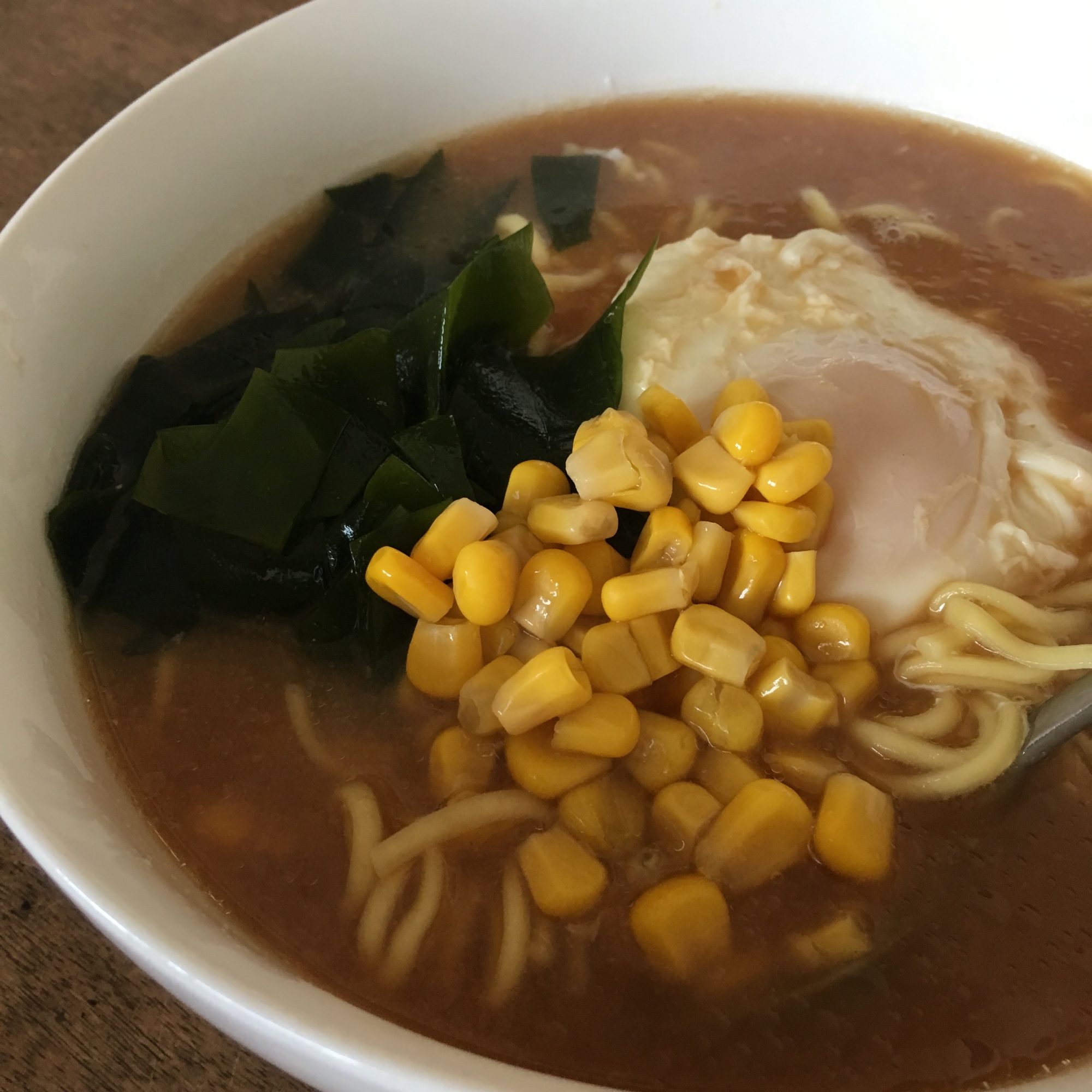 バター香るコーンわかめラーメン