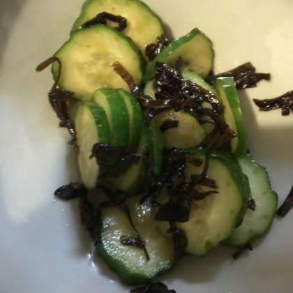 あと一品 おつまみにも ごま油香る塩昆布きゅうり レシピ 作り方 By Sun Flower 楽天レシピ