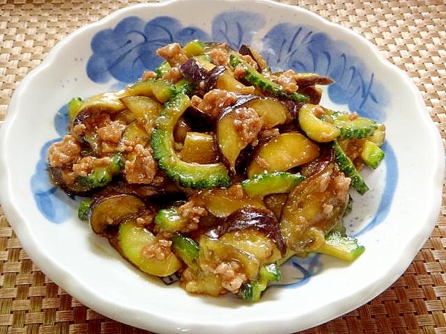 茄子とゴーヤひき肉の味噌炒め