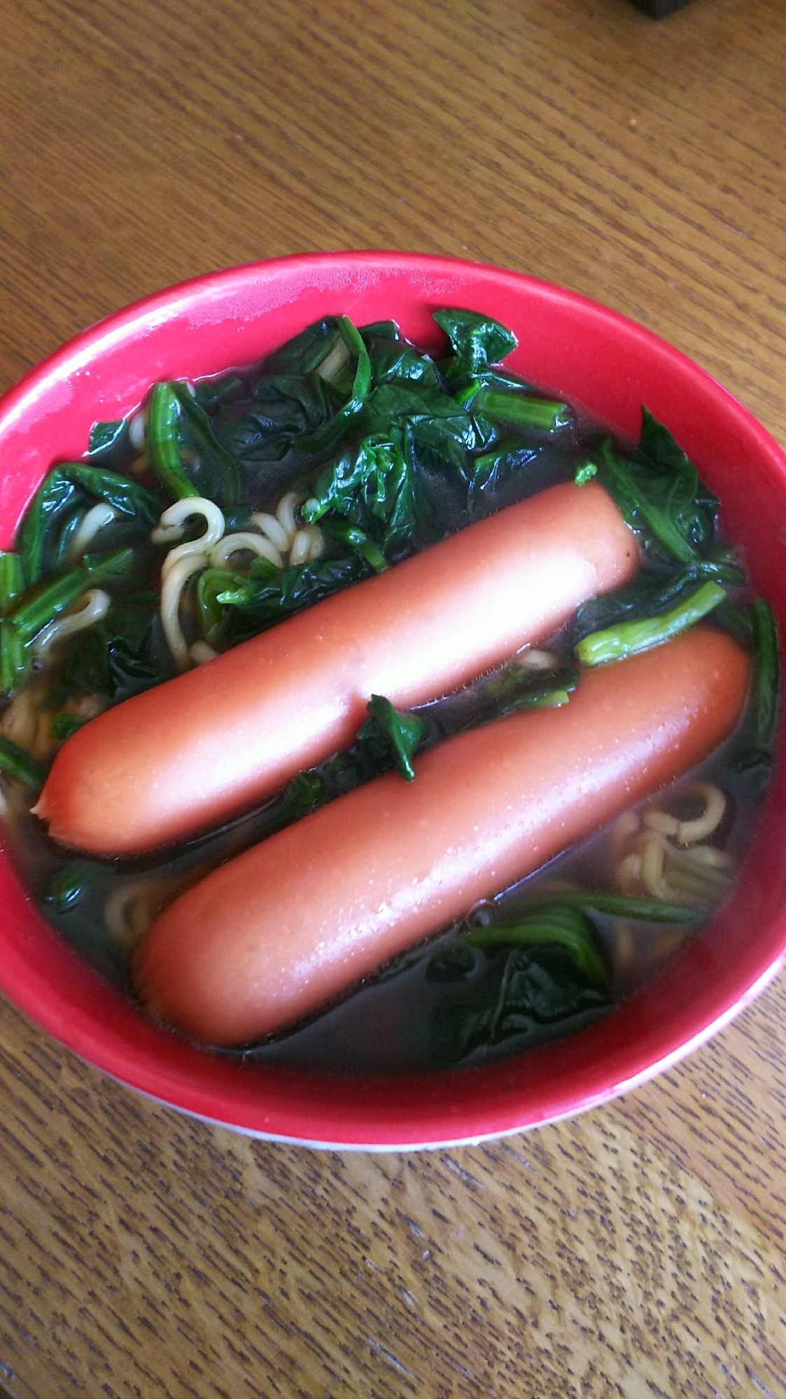 ほうれん草とウインナーの醤油ラーメン