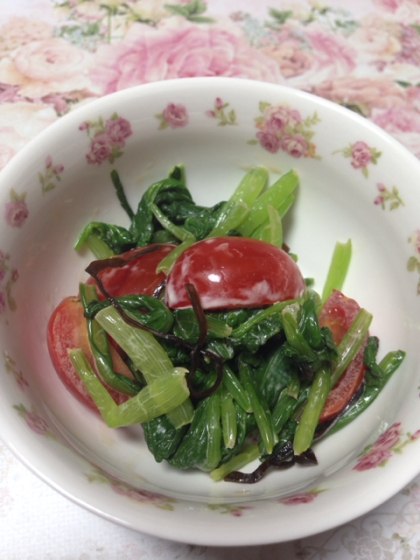 小松菜とトマトの塩昆布サラダ