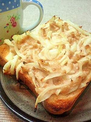 食パンで♪シーチキンと玉ねぎの惣菜パン♪簡単朝食