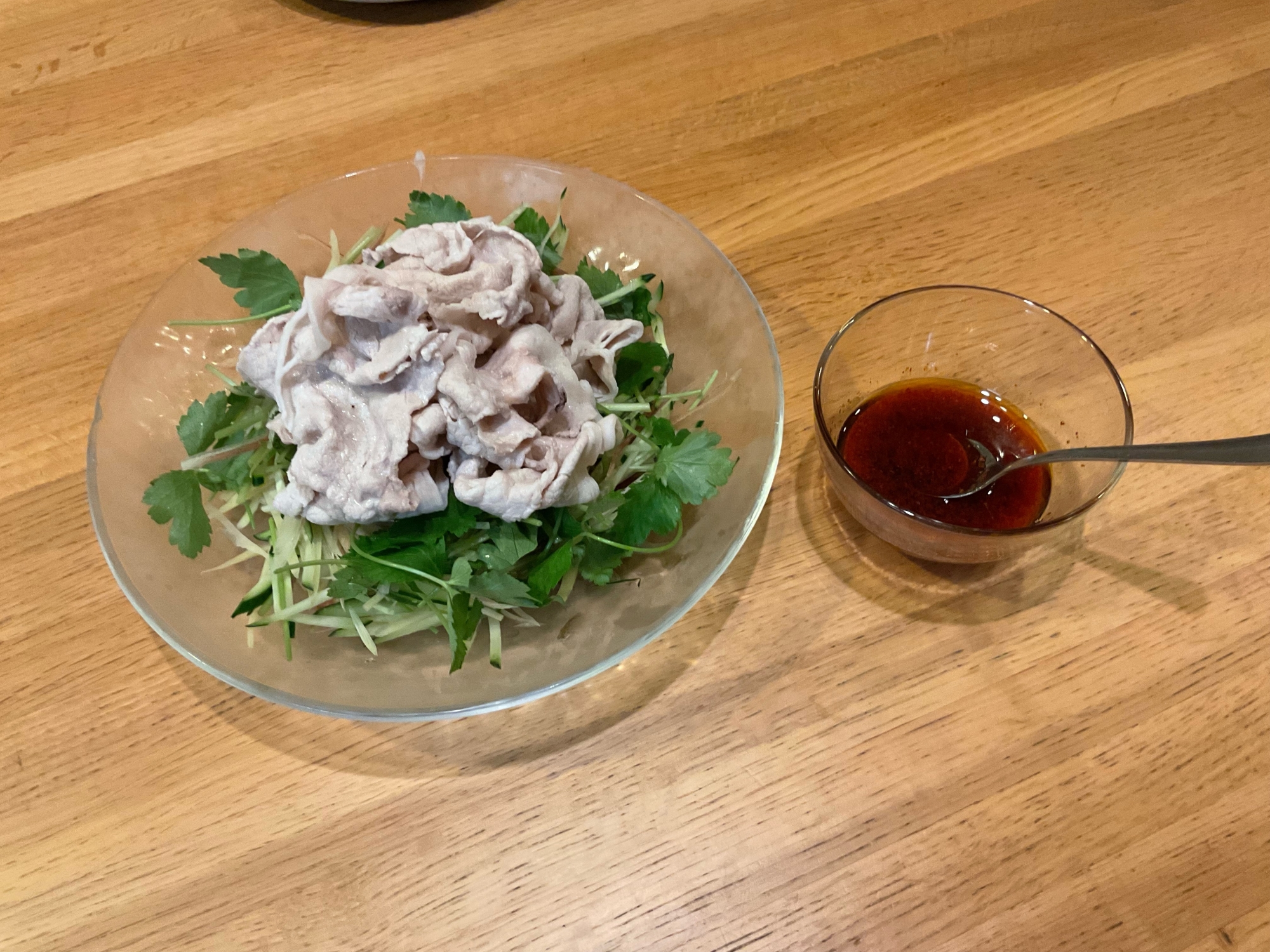 香味野菜のピリ辛豚しゃぶサラダ！