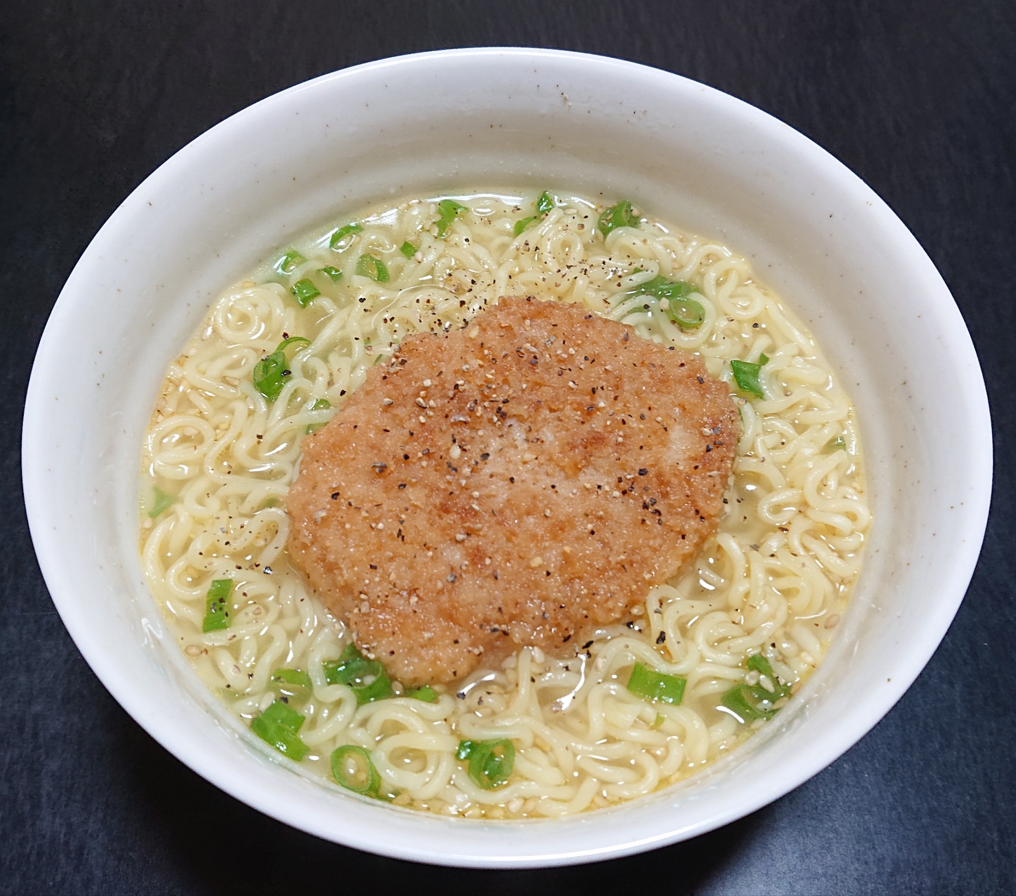 インスタントで☆じゅわじゅわコロッケ塩ラーメン