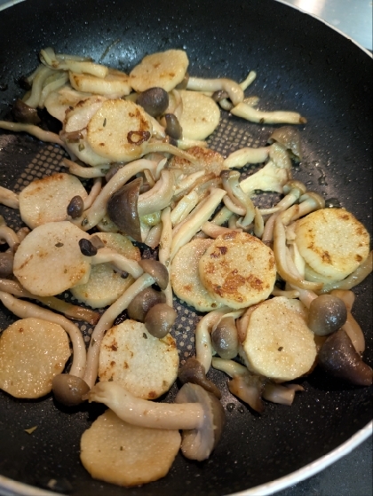 長芋とキノコのバターソテー＼(-o-)／