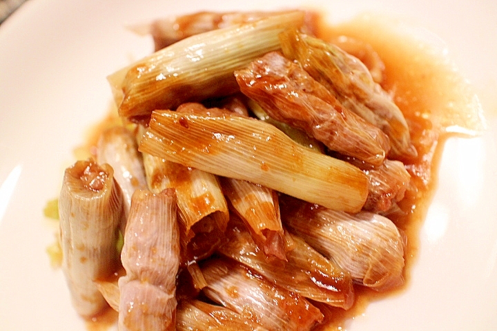 【簡単・面白レシピ】ラム肉詰めの焼きネギ