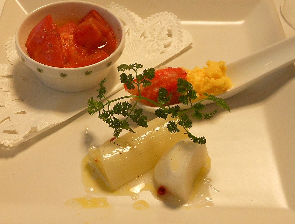 白い野菜マリネ　トマトグラタン　スクランブルエッグ
