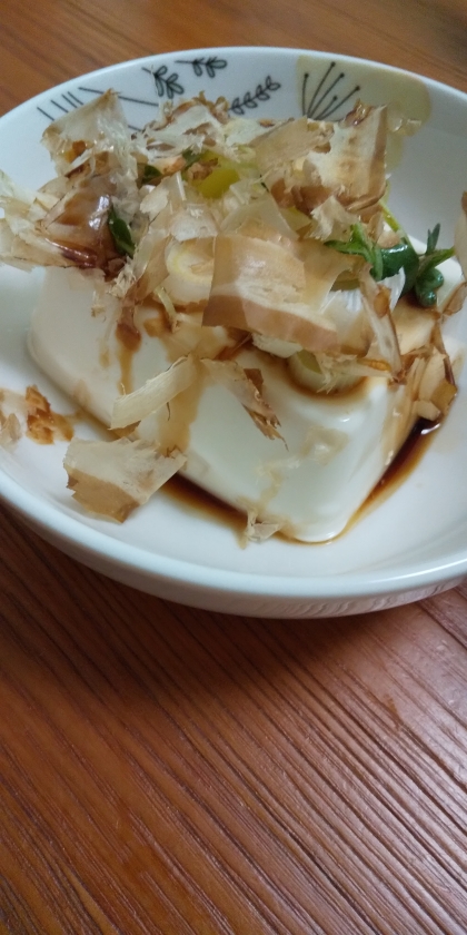 鰹節花かつをたっぷり♪冷奴
