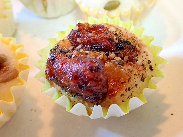 黒糖かりんとうと白ごまの緑茶香る蒸しパン