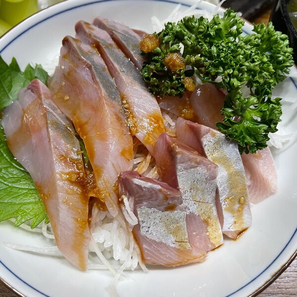 ブリ刺身丼 レシピ 作り方 By 茶色いヒーター 楽天レシピ ブリ刺身丼 レシピ 作り方 By 茶色いヒーター 楽天レシピ