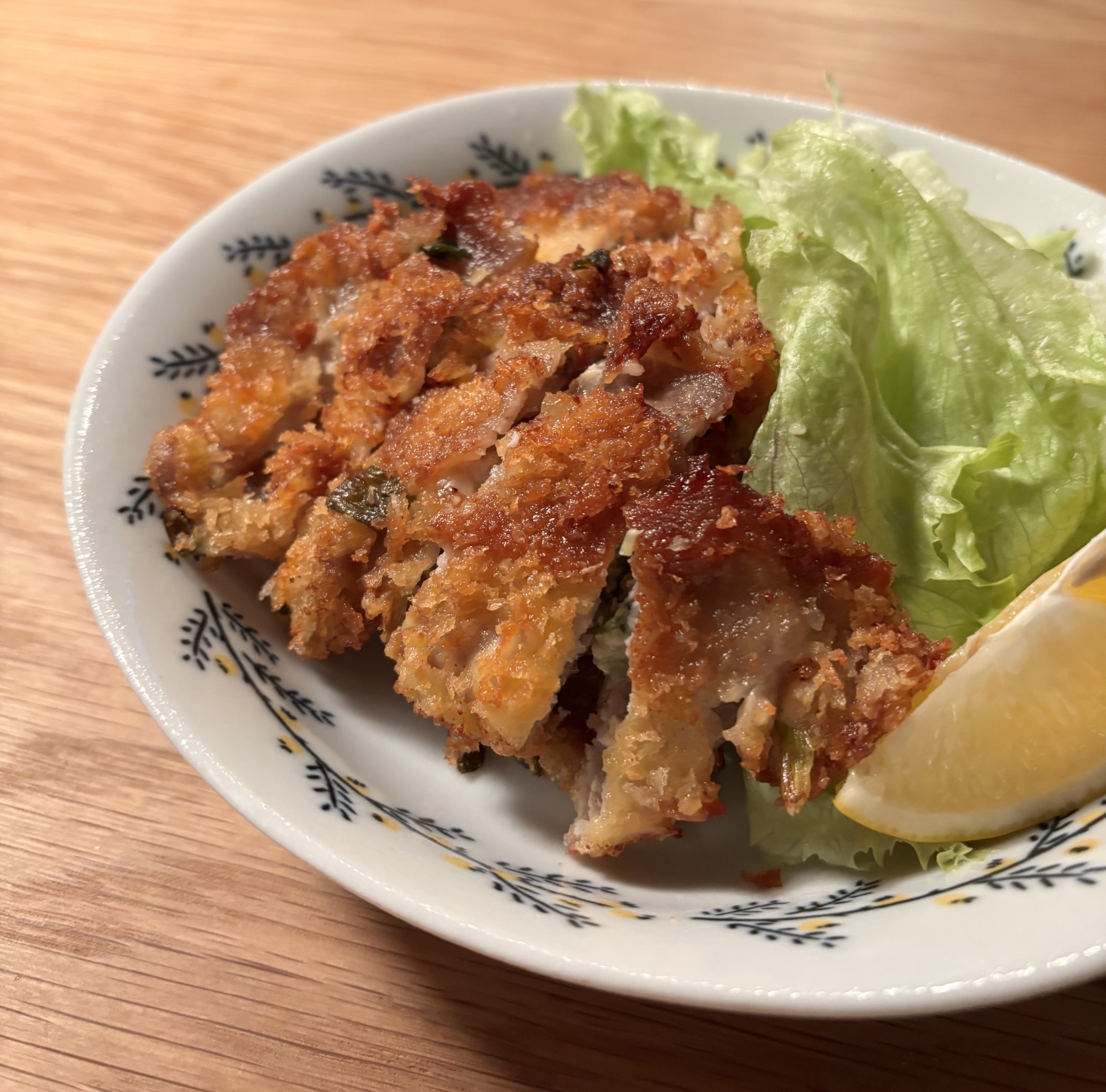 国産チーズと豚ロース肉のサクサクカツ