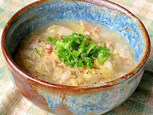これ一皿で芯から暖まる　白菜と豚肉のスープ