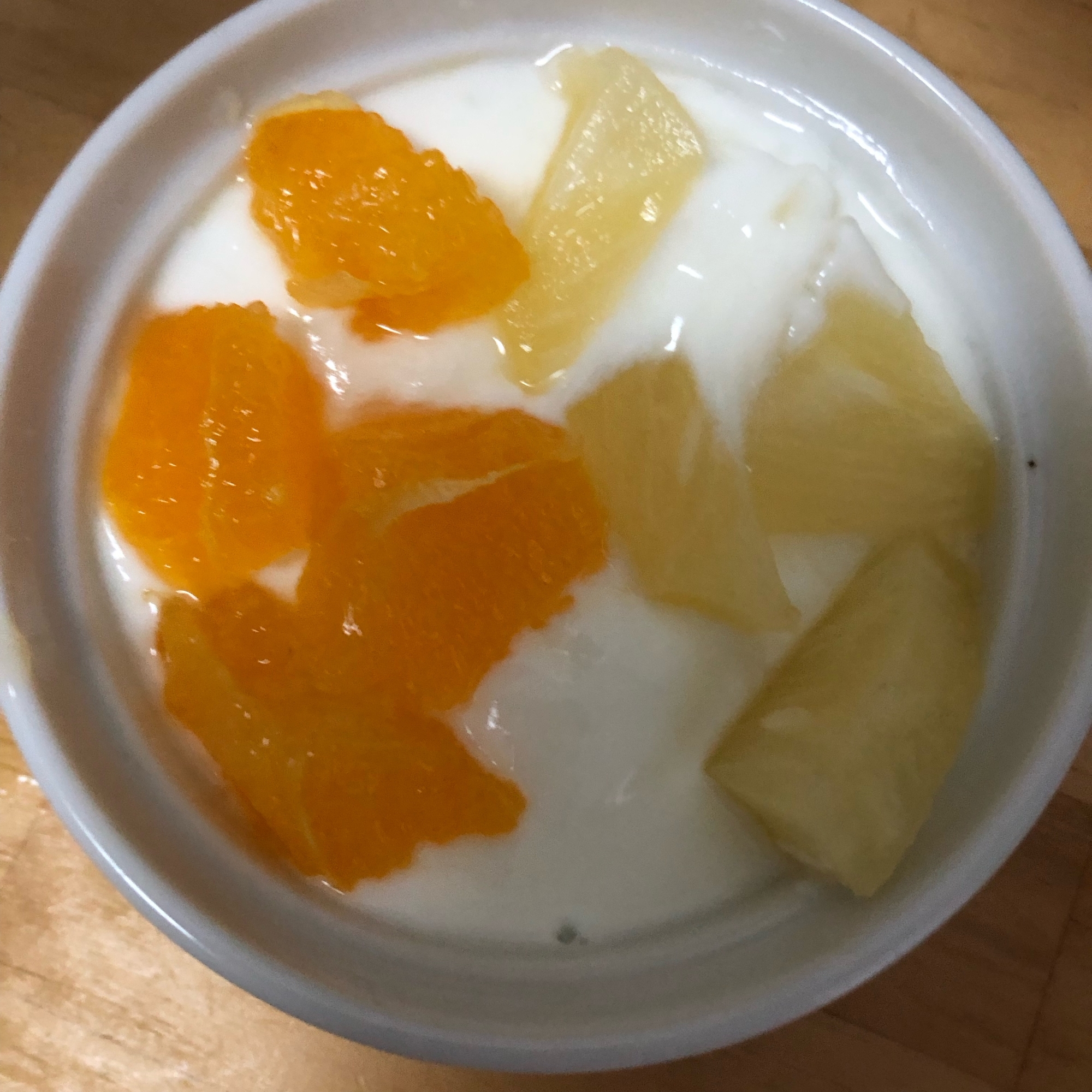 パインとミカンのヨーグルト