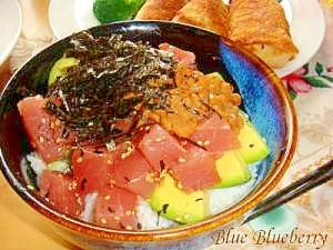 簡単でおいし～いポキ丼　(アボカド＆マグロ丼)