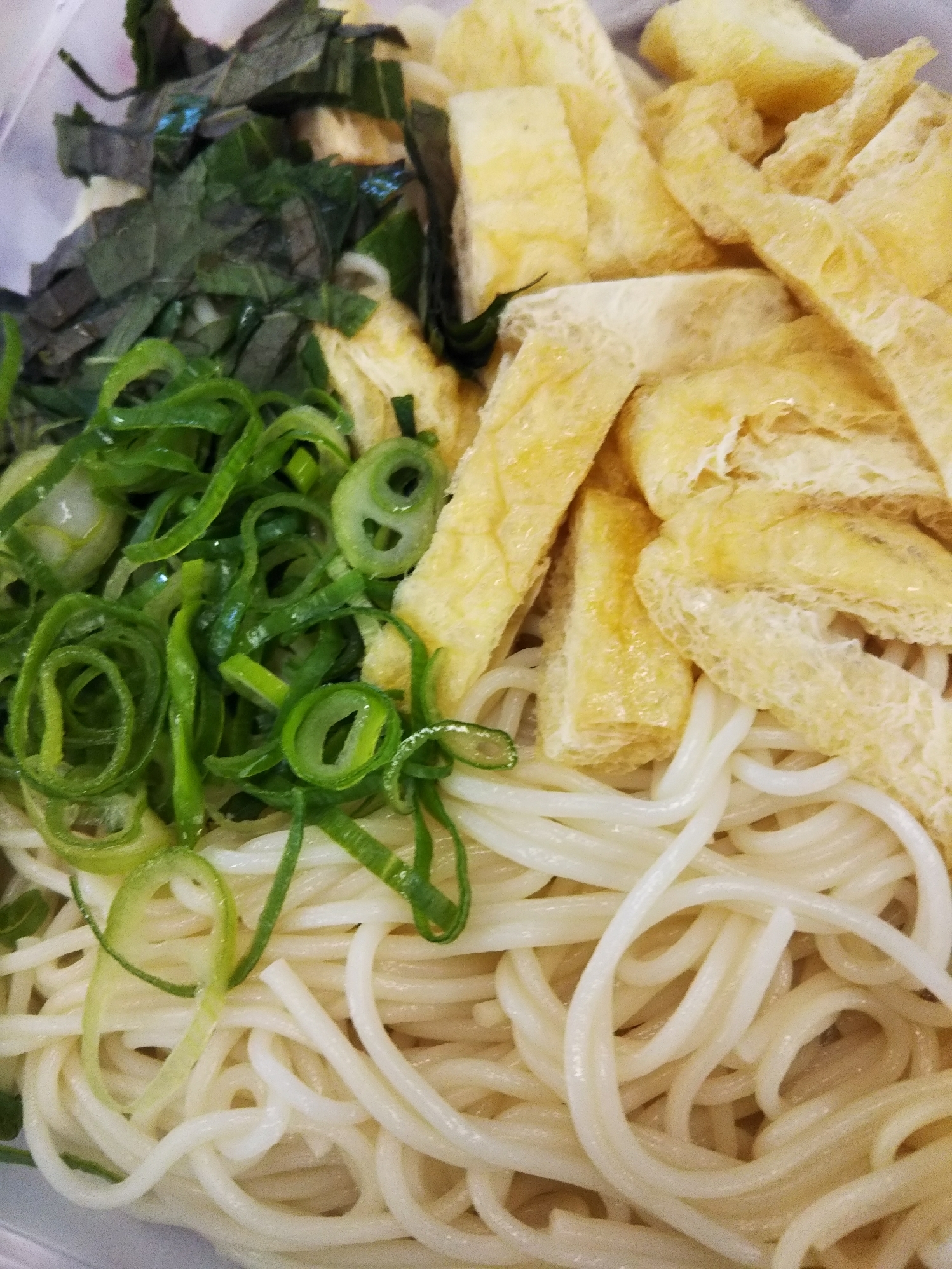 ねぎと油揚げと大葉のぶっかけそうめん