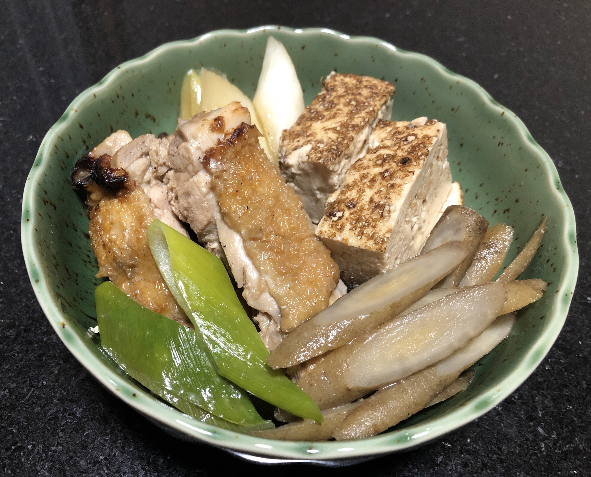 鶏とごぼうと焼き豆腐の旨煮