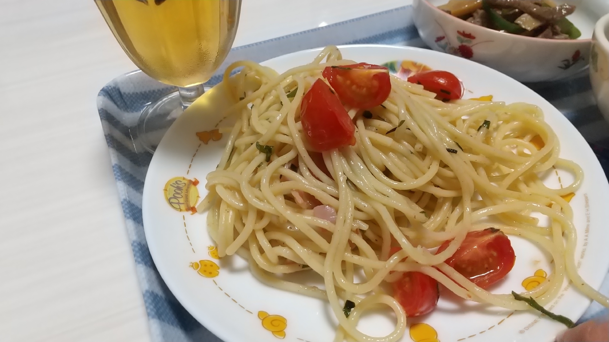 簡単パスタ❗️ミニトマトとベーコンと大葉のパスタ