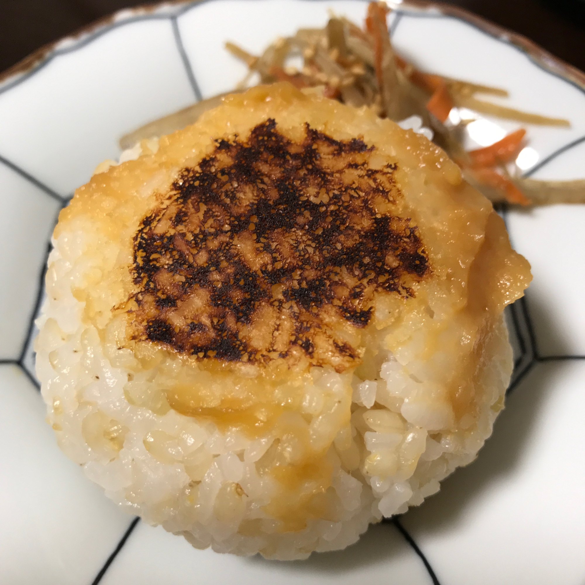 フライパンで簡単！子供も大好き⭐️みそ焼きおにぎり