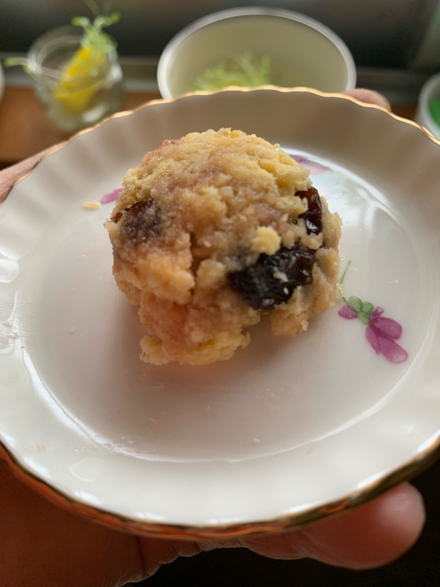 いちごとバナナのレーズンおから蒸しパン