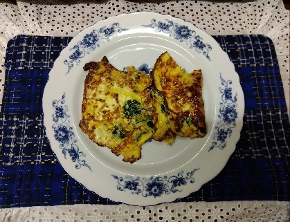 ちりめんじゃこと春菊のオープンオムレツ