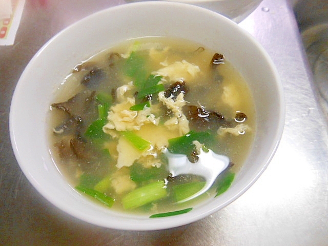 きくらげとニラの卵中華スープ