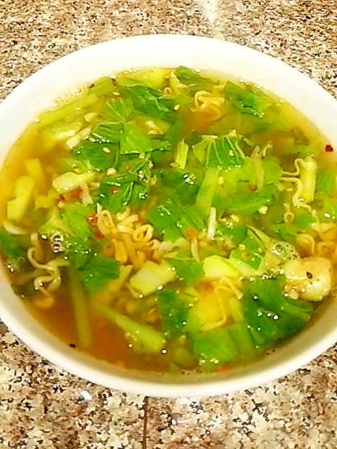 ピーマンと小松菜のミニチキンラーメン