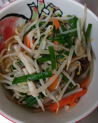 豚ニラもやしラーメン