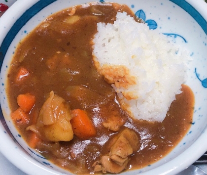 隠し味はチョコ！　「新玉入りチキンカレー」　　♪♪