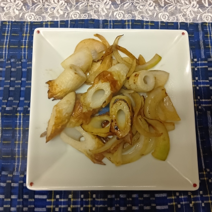 簡単～お弁当に竹輪と玉ねぎの麺つゆ炒め