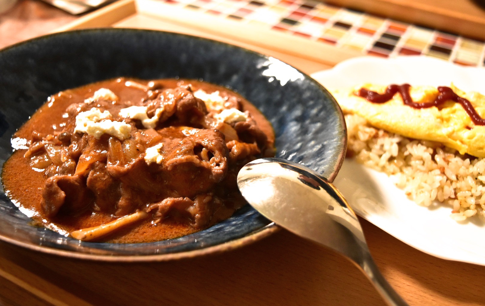 一晩漬け込んで柔らかジューシー　牛肉の赤ワイン煮