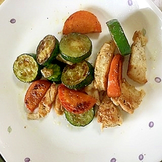 鶏ささみと夏野菜のあっさり炒め