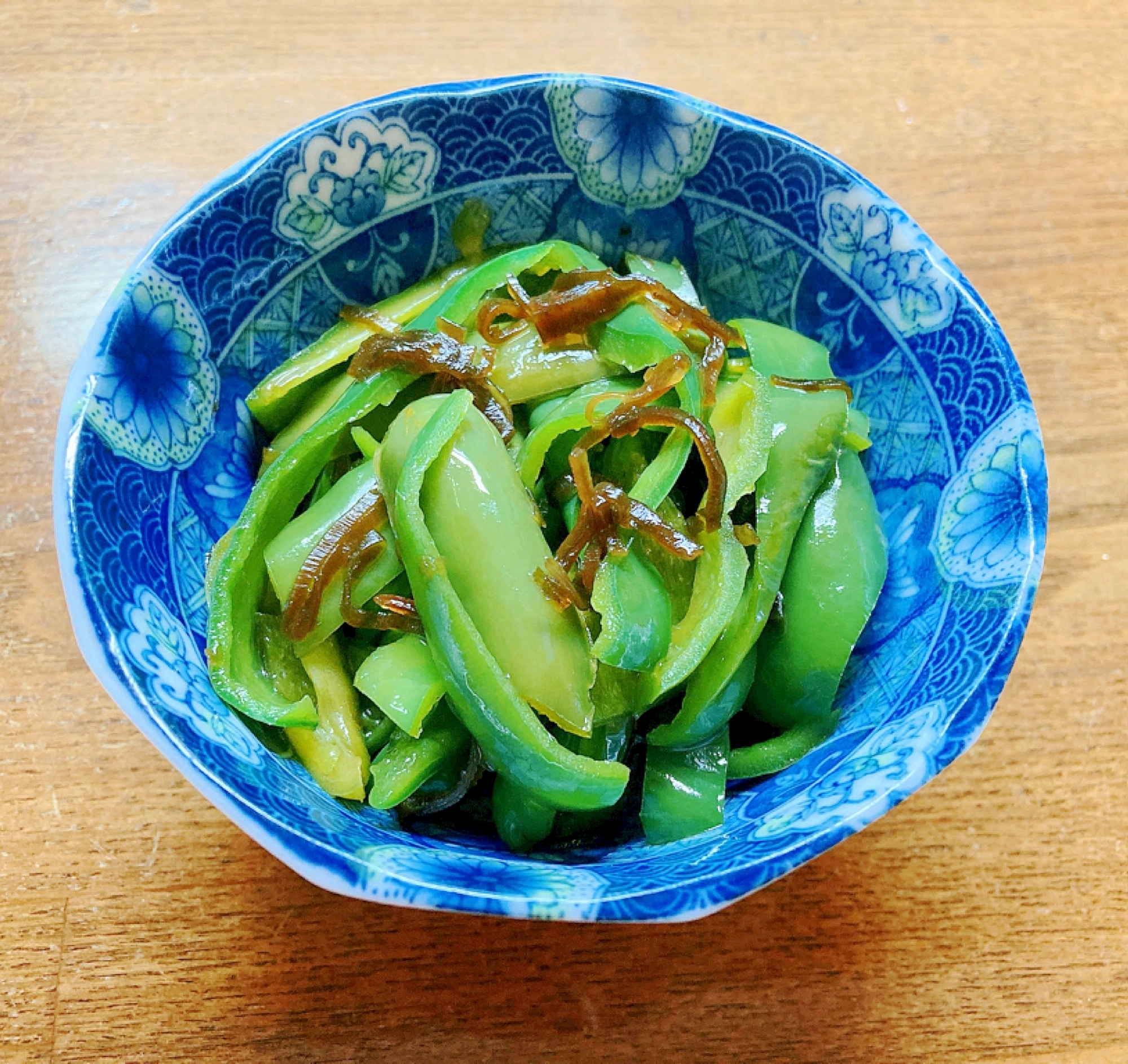 ピーマンと塩昆布の炒め煮